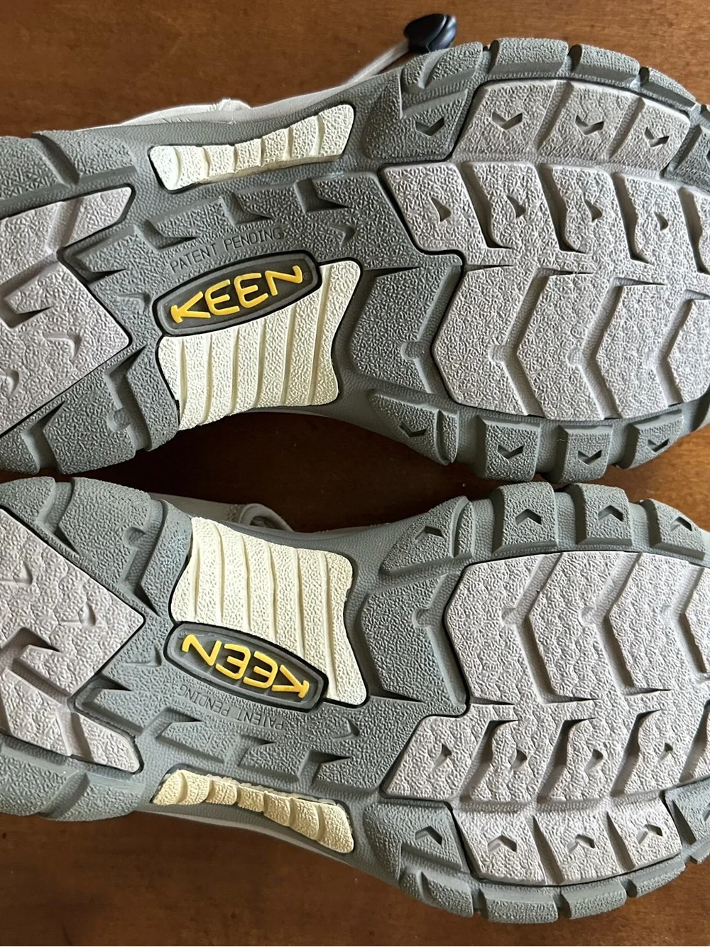 KEEN Newport HR Sandals Beige Women’s Size 6 Excellent condition